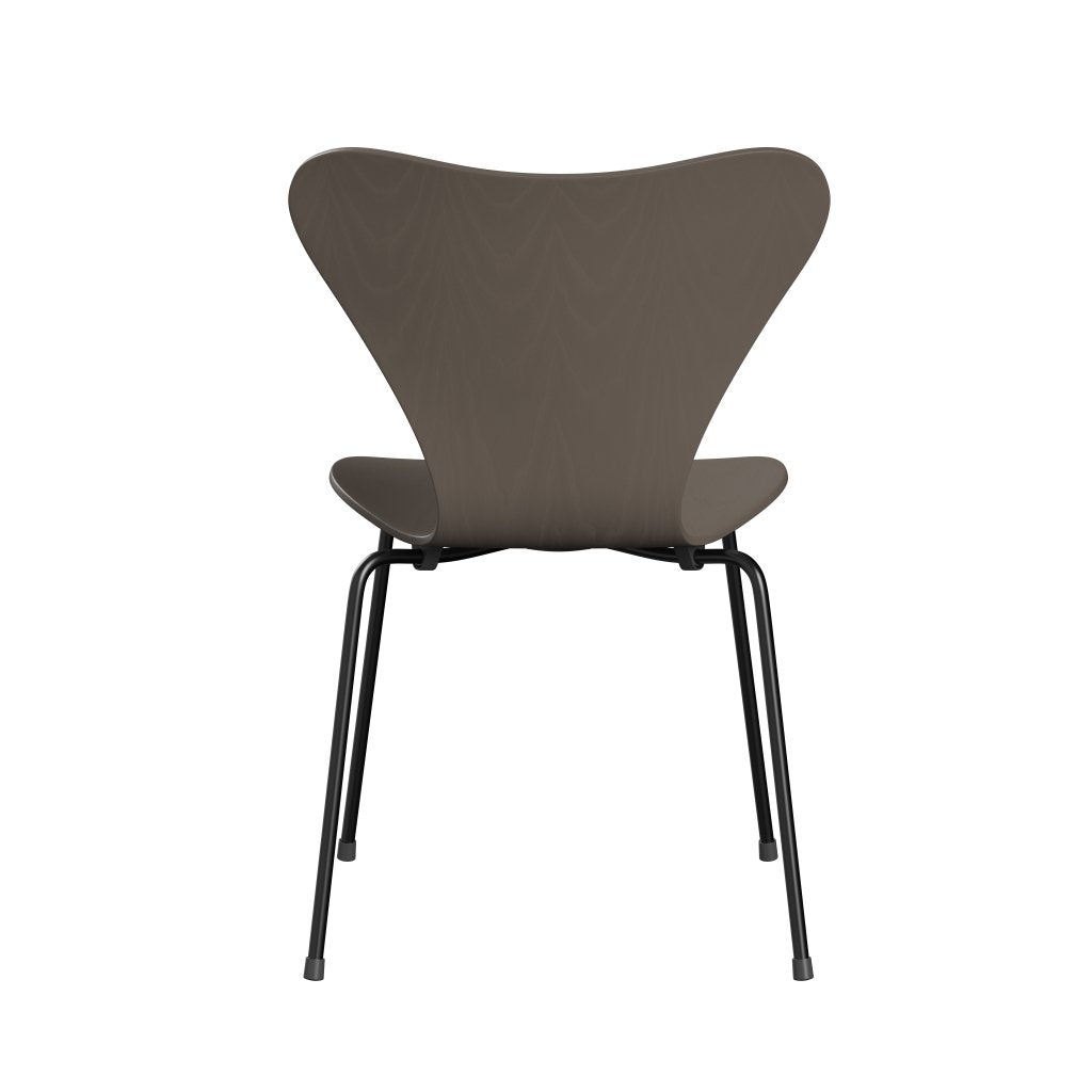 Fritz Hansen 3107 Skalstol, Sort/Farvet Ask Deep Clay