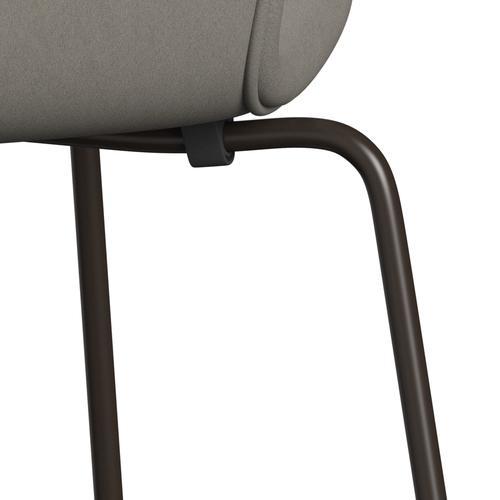 Fritz Hansen 3107 Stol Fuldpolstret, Brown Bronze/Comfort Grå (C60003)