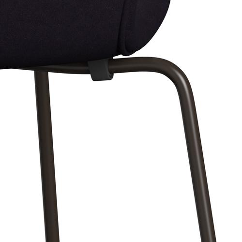 Fritz Hansen 3107 Stol Fuldpolstret, Brown Bronze/Comfort Lilla/Rød