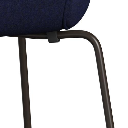 Fritz Hansen 3107 Stol Fuldpolstret, Brown Bronze/Divina Md Midnight Blue