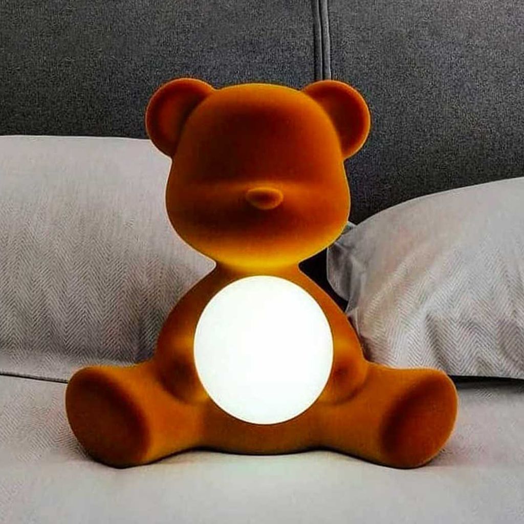 Qeeboo Teddy Girl Genopladelig LED Bordlampe Fløjl Finish, Orange