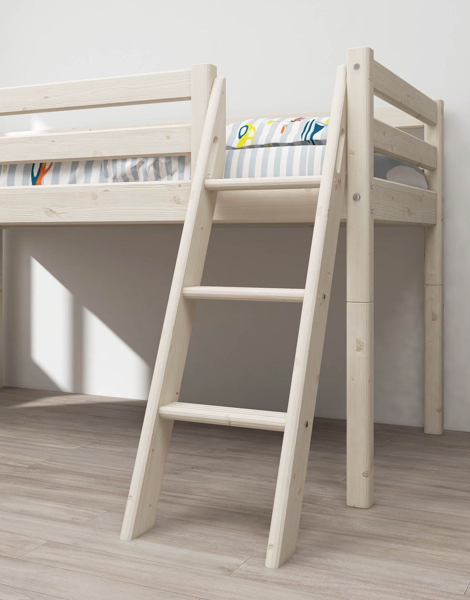 FLEXA Mid-high bed w. slanting ladder