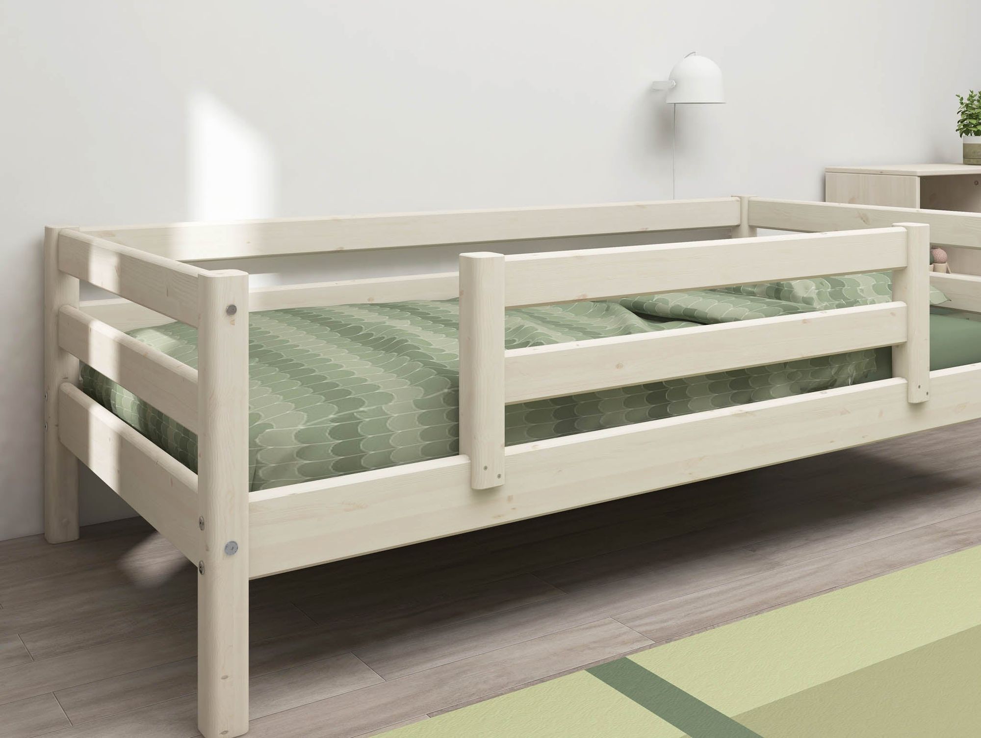 FLEXA Single bed w. centered safety rail