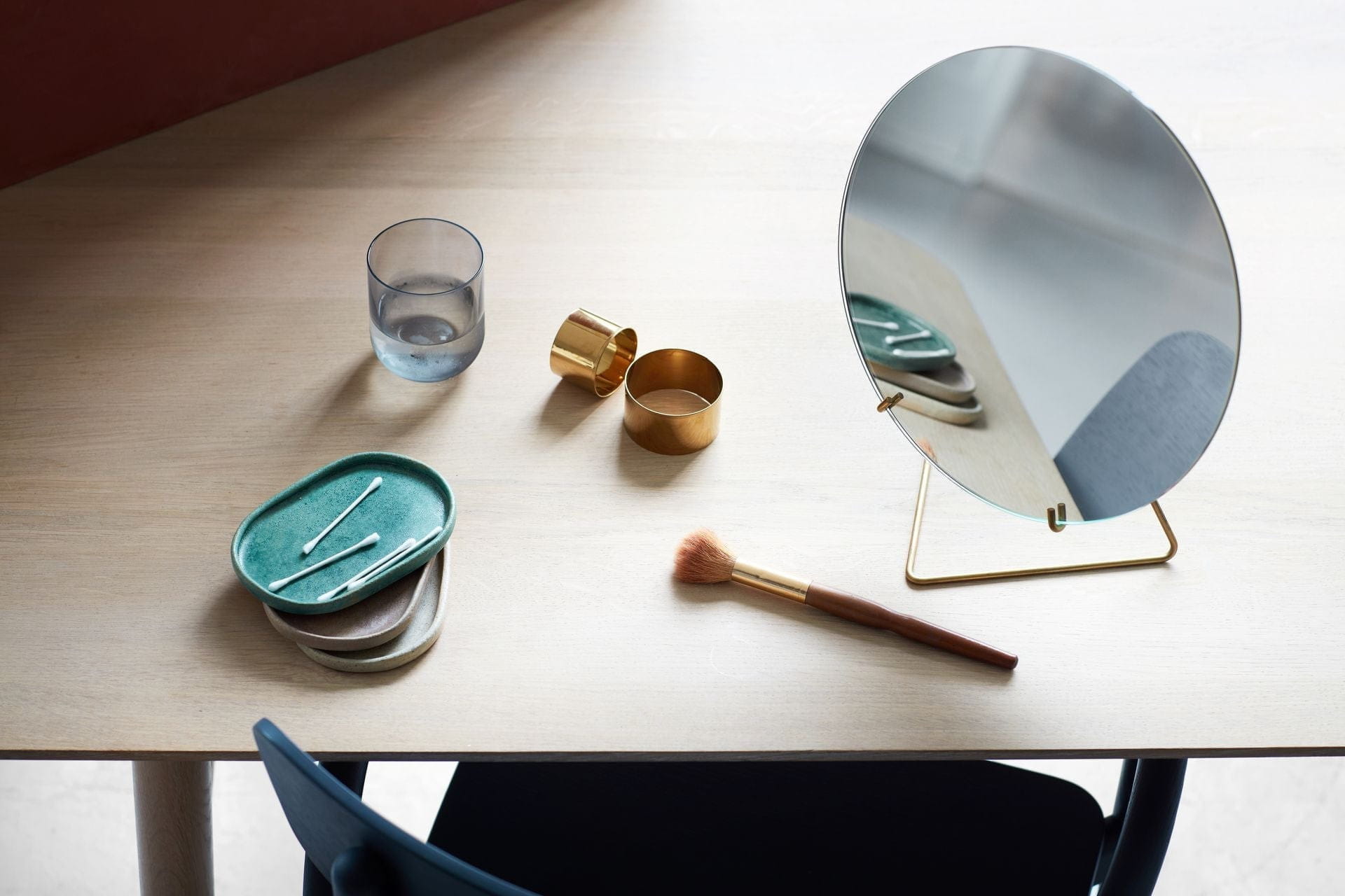 [product_category]-Moebe Standing Mirror ø20 Cm, Brass-Moebe-5713520000249-MIBR20-MOE-12