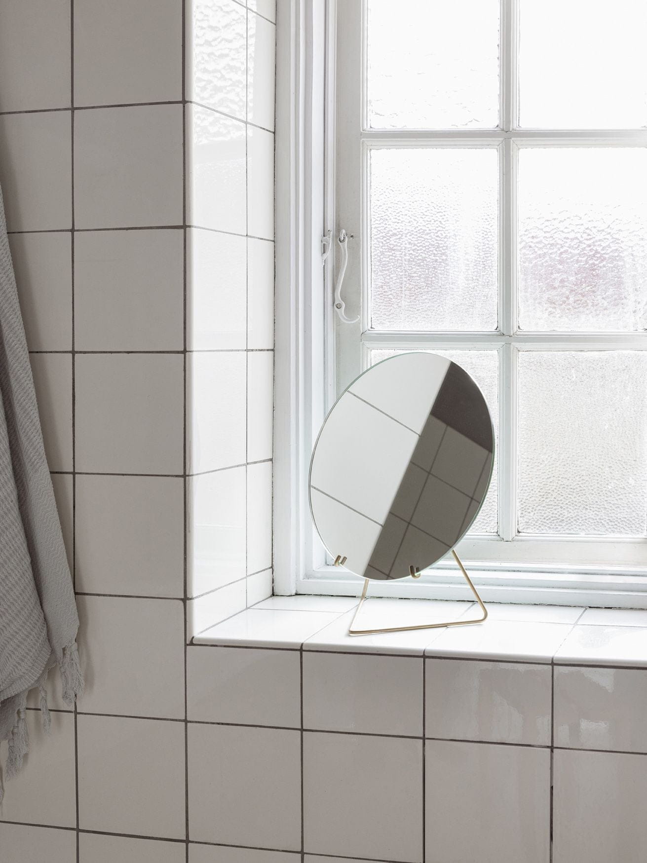 [product_category]-Moebe Standing Mirror ø20 Cm, Brass-Moebe-5713520000249-MIBR20-MOE-13